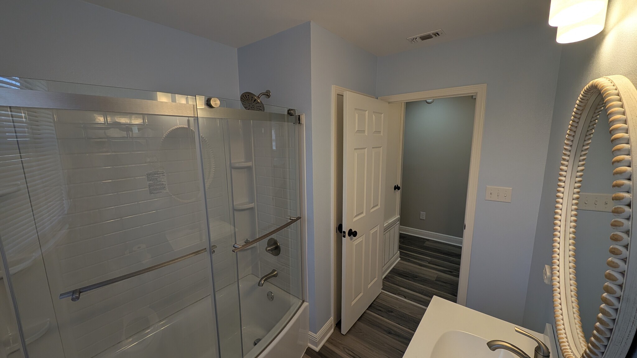 Building Photo - 240 Russell Ave