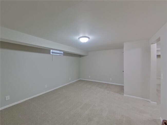 Building Photo - 803 Willard St W