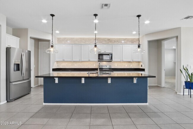 Building Photo - 17766 W Granite View Dr