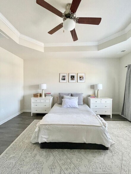 Building Photo - 1904 Glissade Ln