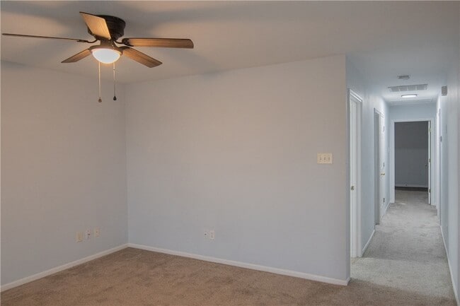 Building Photo - 1735 Rock Hollow Loop