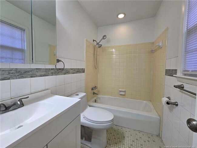 Building Photo - 409 Glen Canyon Dr