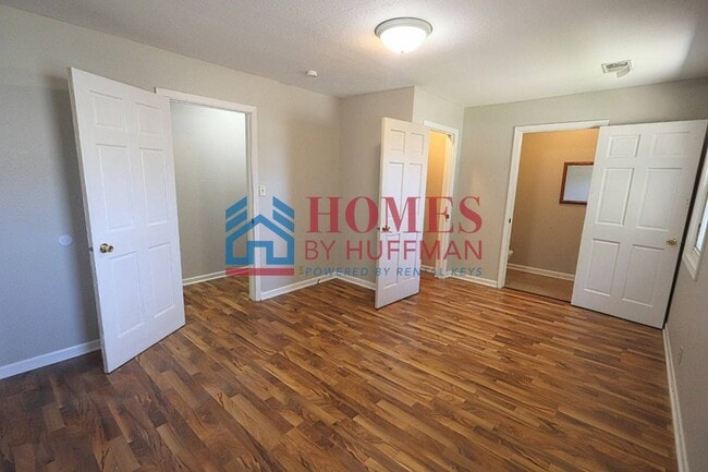 Building Photo - Three Bedroom House | Move in Ready | Princeton