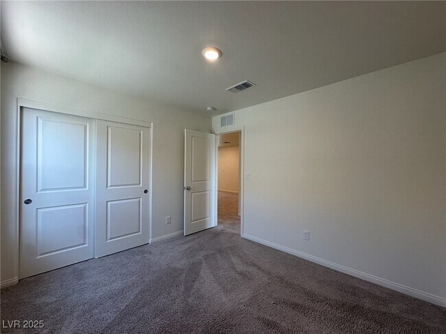 Building Photo - 6988 Sylmar Ave