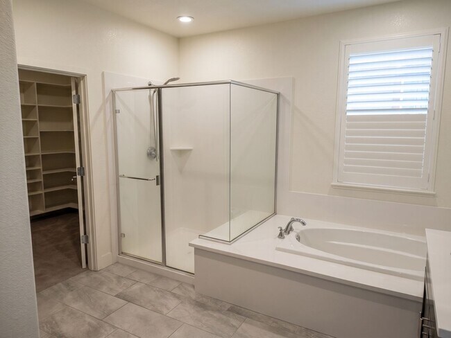 Building Photo - Spacious Alameda Landing Home with Premium Upgrades