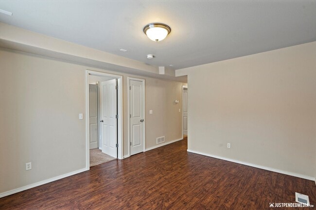 Building Photo - Seclusion Cove