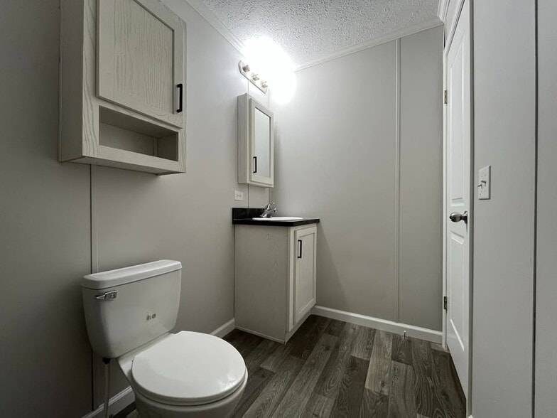 Building Photo - 1915 SW 12th St