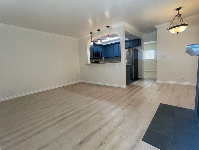 Building Photo - Charming Updated 1 bedroom, 1 bathroom con...