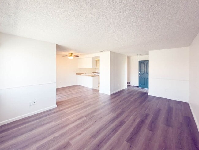 Building Photo - 2 BEDROOM 2 BATH CONDO IN GATED COMMUNITY ...