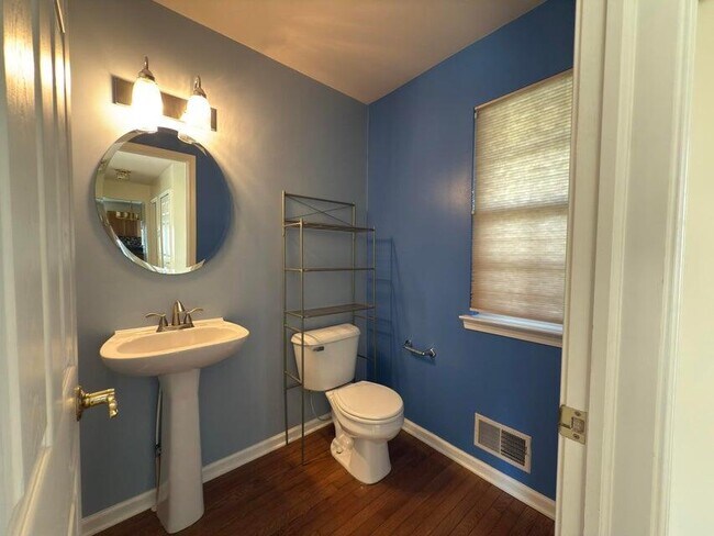 Building Photo - 1929 Harley Dr