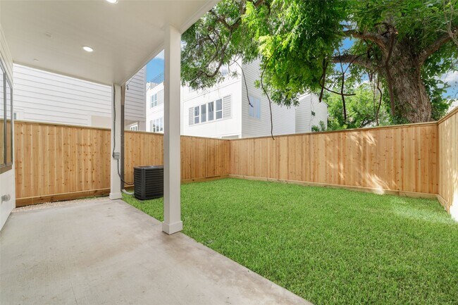 Building Photo - 2109 Holman St