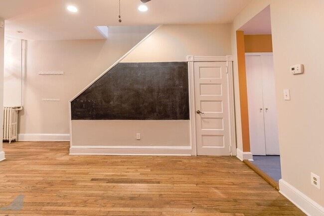 Building Photo - 337 14th St NE