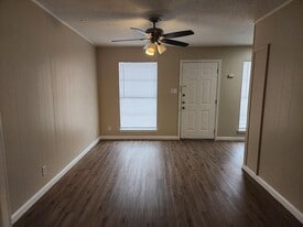 Building Photo - 7101 Guadalupe St