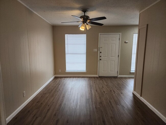 Building Photo - 7101 Guadalupe St