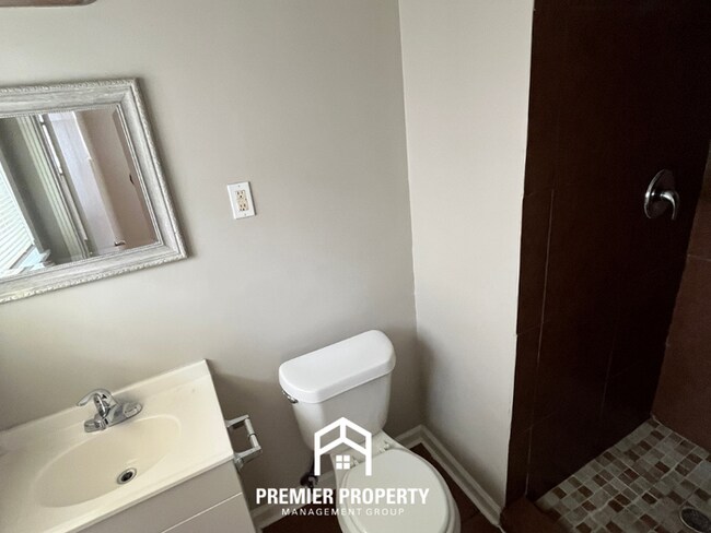 Building Photo - Charming 3BR/2BA in 38118 | Hardwood Floors, Formal Dining & Fenced Yard