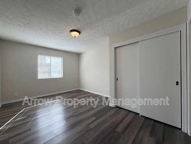Building Photo - 922 A St