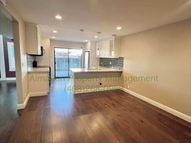Building Photo - Remodeled Almaden Townhome next to Foothills!! Great Schools & Central A/C!!