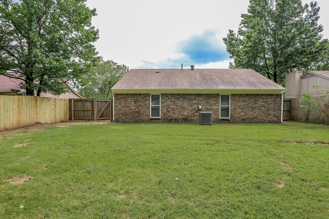 Building Photo - 4511 Country Brook Dr