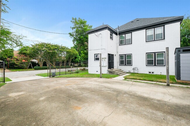 Building Photo - 2802 Arbor St