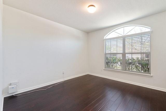 Building Photo - 1049 Regency Ln
