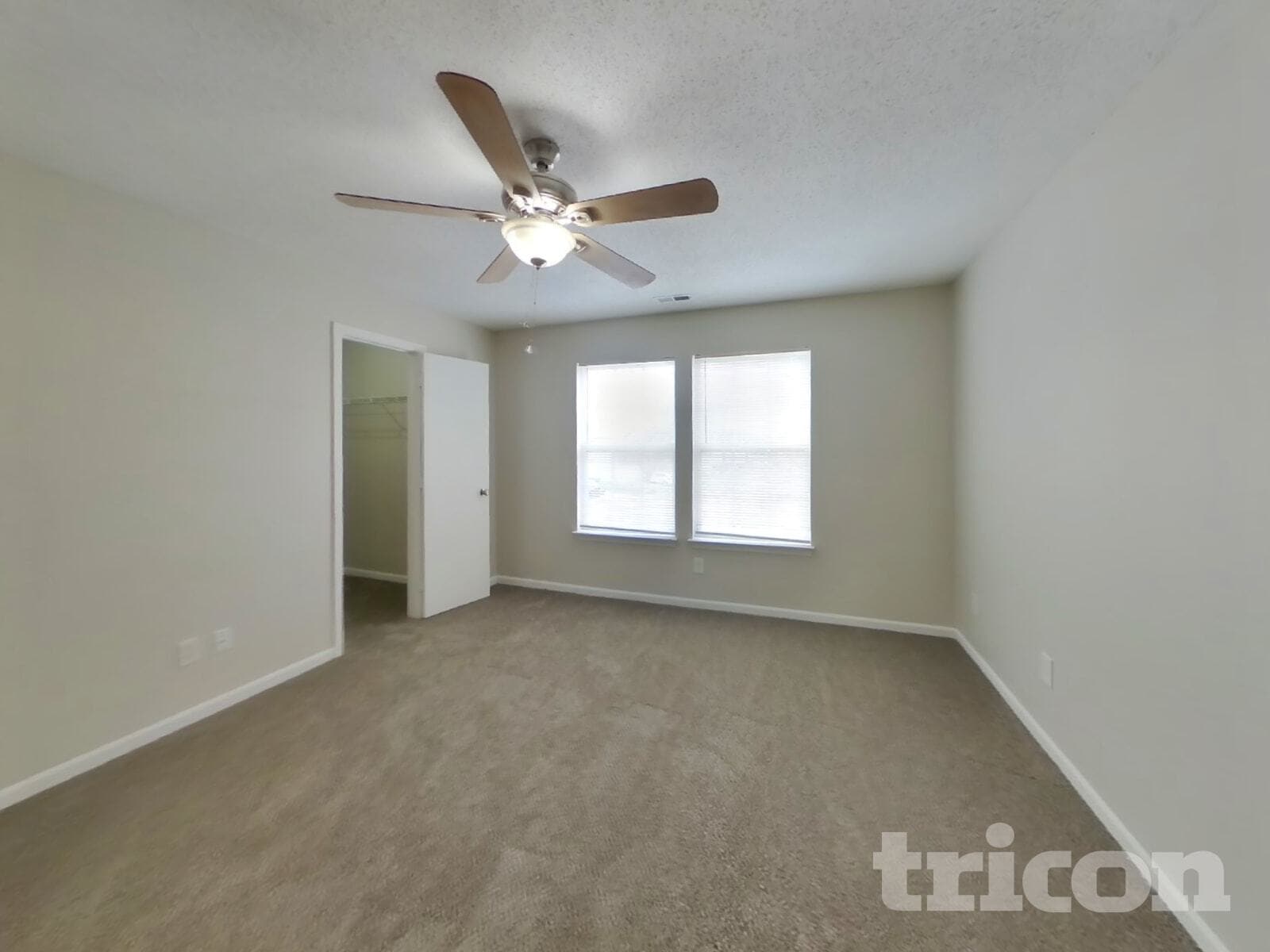 Building Photo - 1263 Crescent Dr