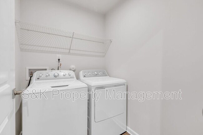 Building Photo - 2113 Gilmer Ln