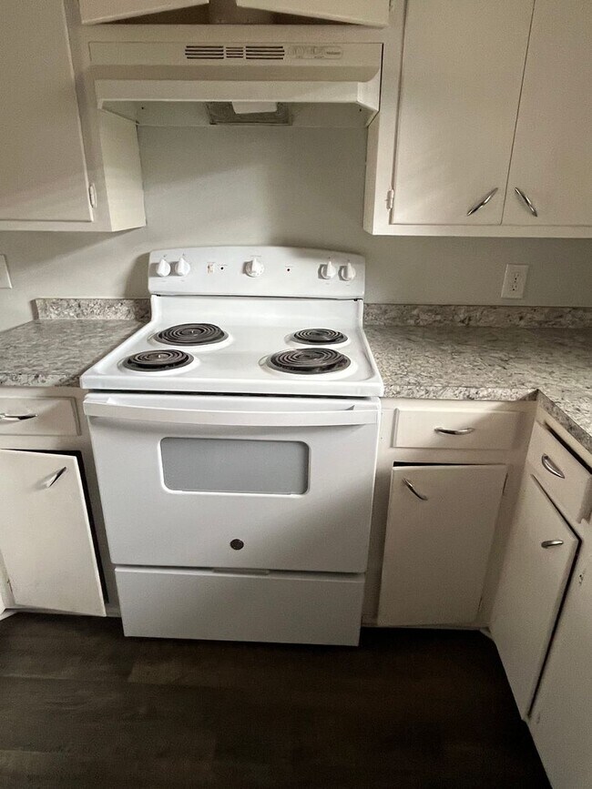 Building Photo - 1618 58th St