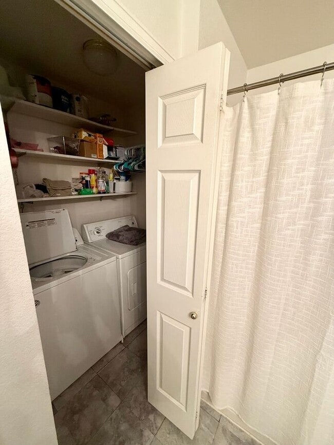 Building Photo - Beautiful 2 bedroom, 2 Bath Condo with 1 Car Detached Garage in Southwest Fort Collins, CO