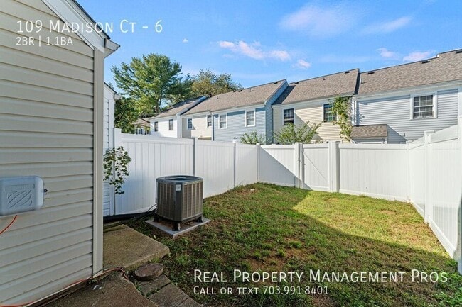 Building Photo - 109 Madison Ct