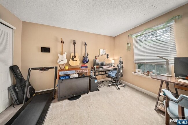 Building Photo - 446 Poets Way