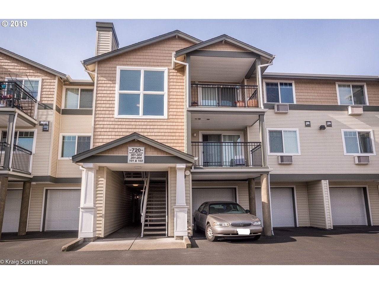 Building Photo - 720 NW 185th Ave