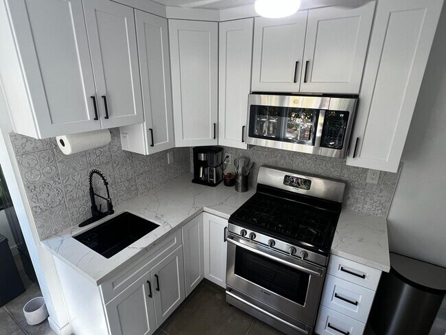 Building Photo - 4475 Houghton Ave