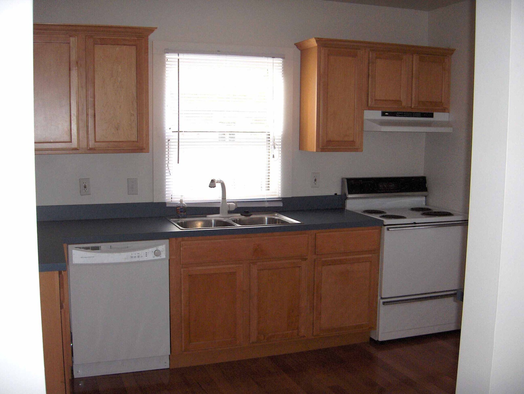 Kitchen 1 - 1115 Granger Ave