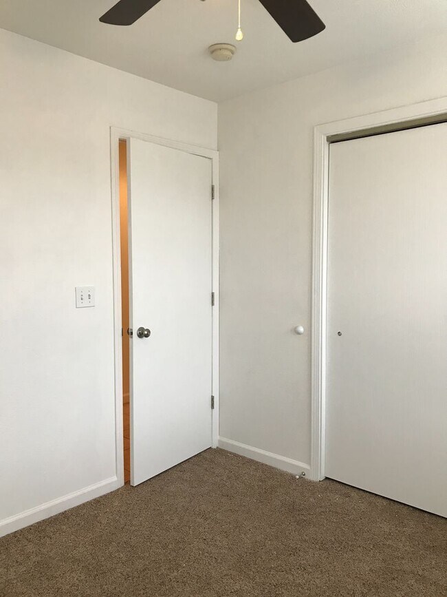 Building Photo - Wonderful 3 Bedroom 2 Bath Ranch