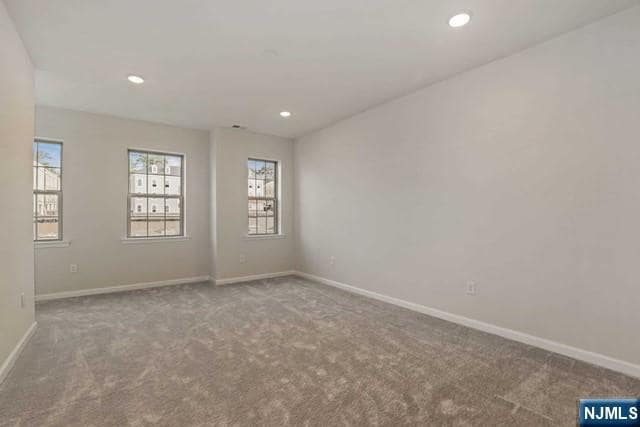 Building Photo - 7 Leahy Dr
