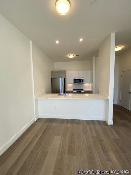 Building Photo - 1079 Commonwealth Ave