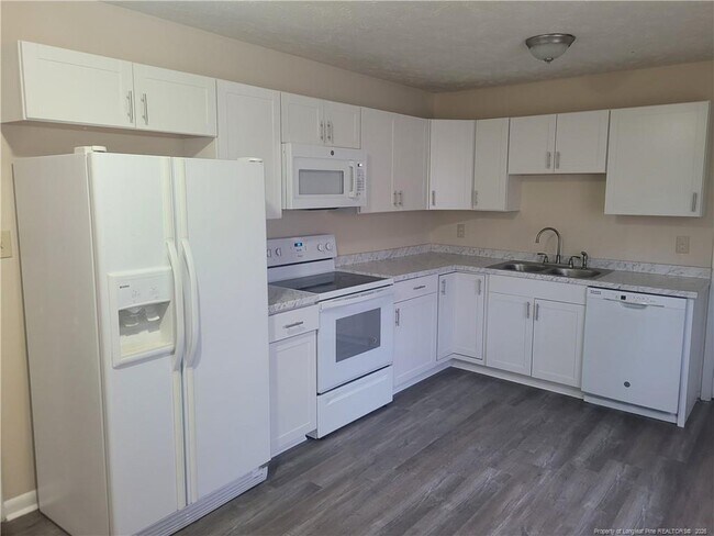 Building Photo - 1219 Chilton Dr