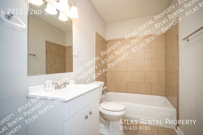 Building Photo - 2712 22nd St