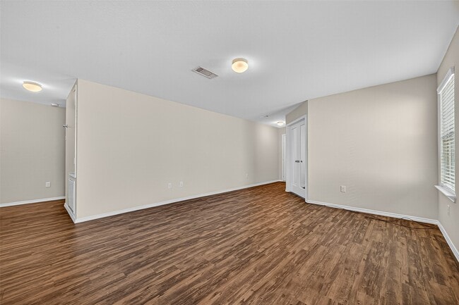 Building Photo - 1830 Cormorant Cres