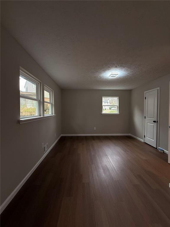 Building Photo - 1055 Pinecrest Dr