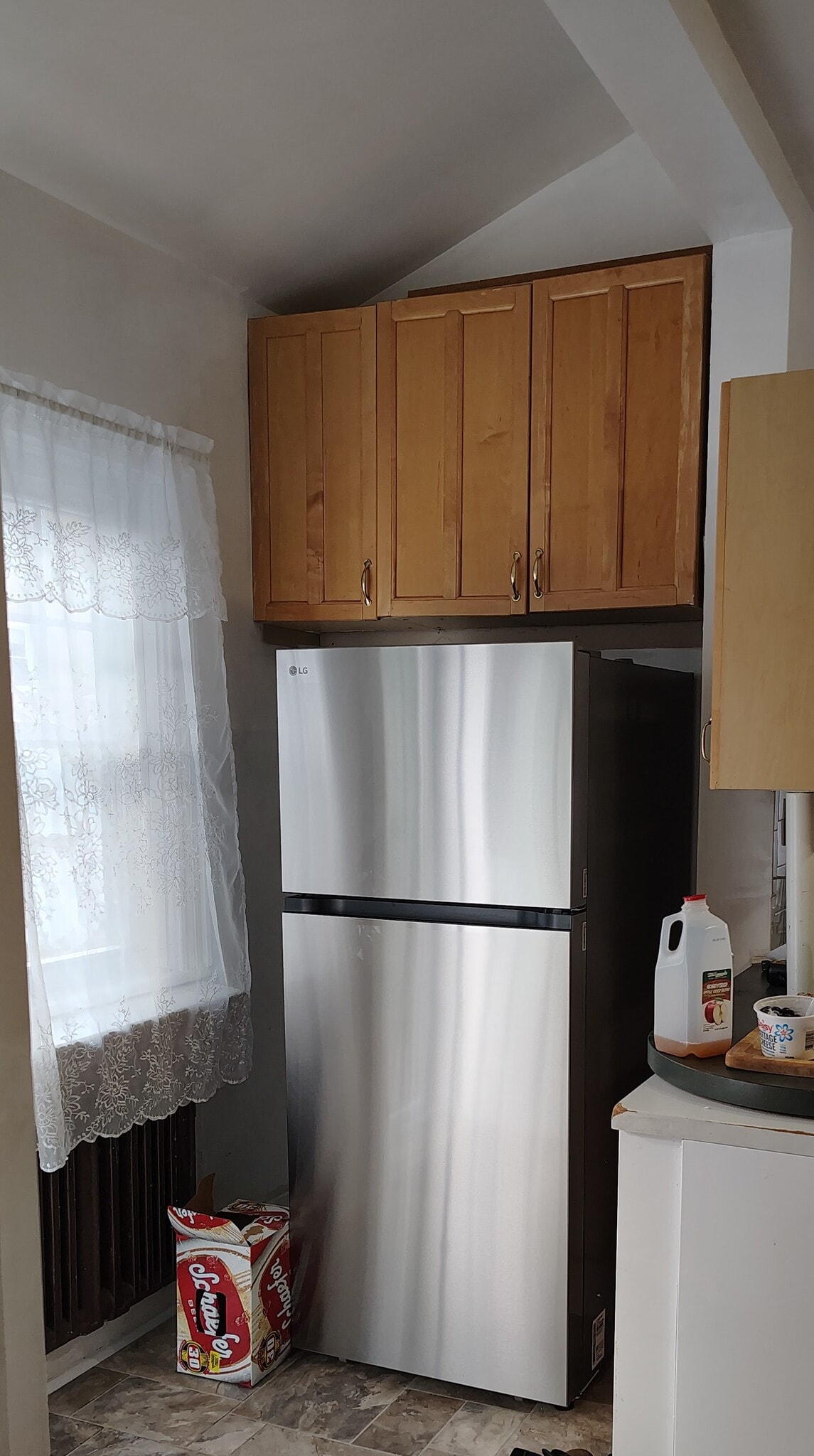 NEW REFRIGERATOR - 4 Edmarth Pl