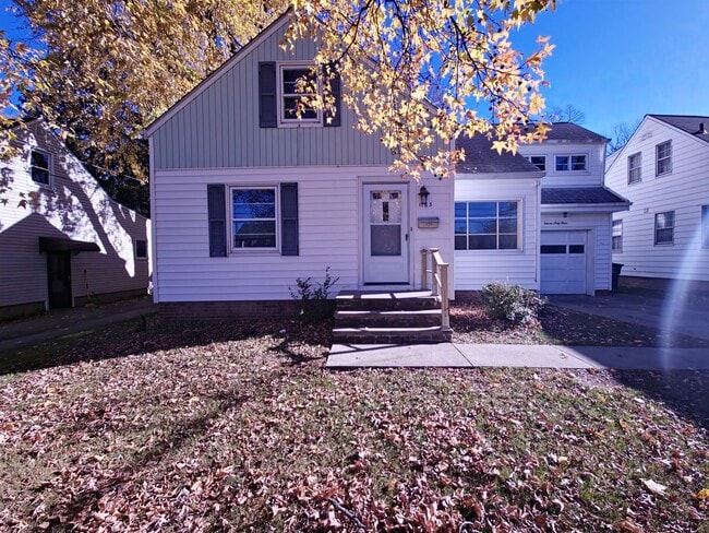 Primary Photo - 5 Bedroom 2 Bathroom