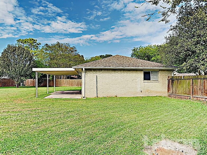 Building Photo - 2706 King James Ct