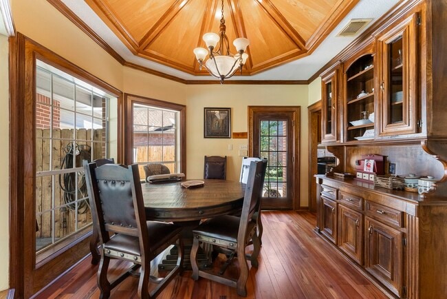 Building Photo - 11 Hornsilver Pl