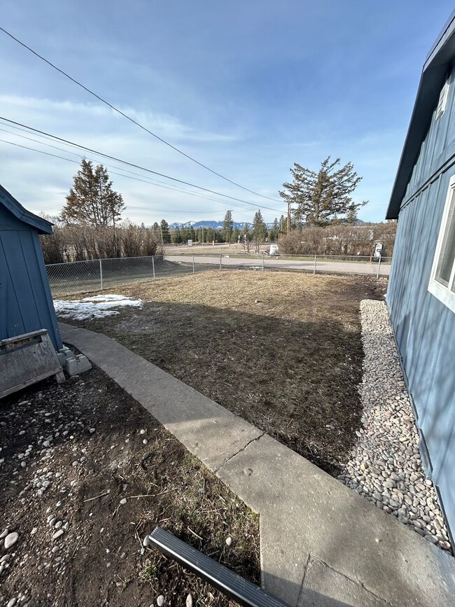 Building Photo - 156-166 A St W (CG)