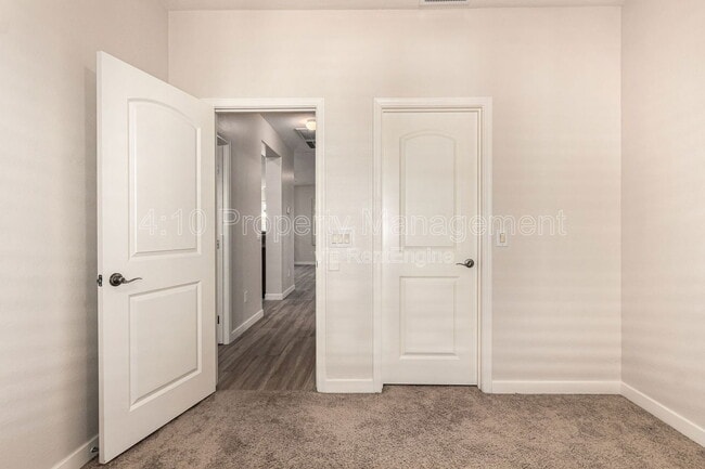 Building Photo - 4175 E Jasper Dr