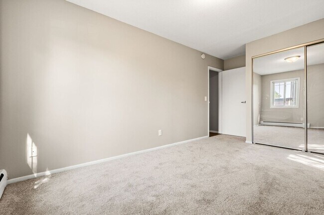 Building Photo - Granite City Apartments 2 Bedroom Apartment Home