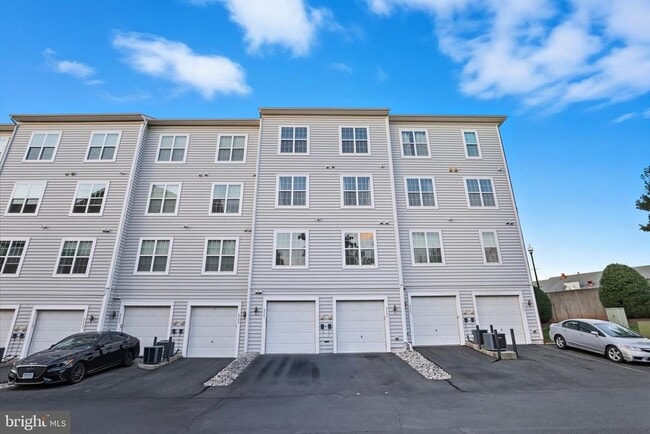 Building Photo - 9545 Chancellorsville Ln