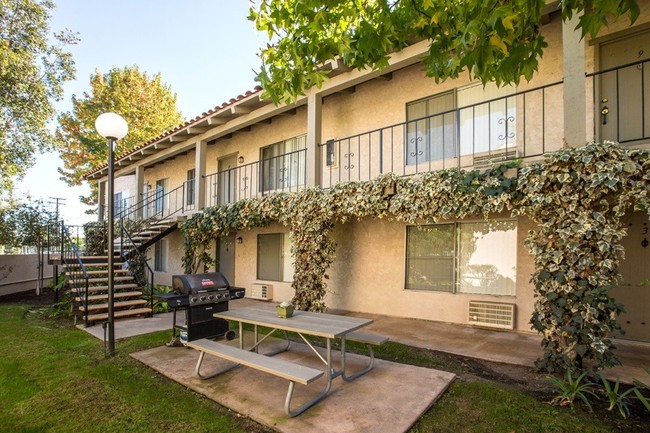 Picnic Area with Barbecue - Casa Madrid