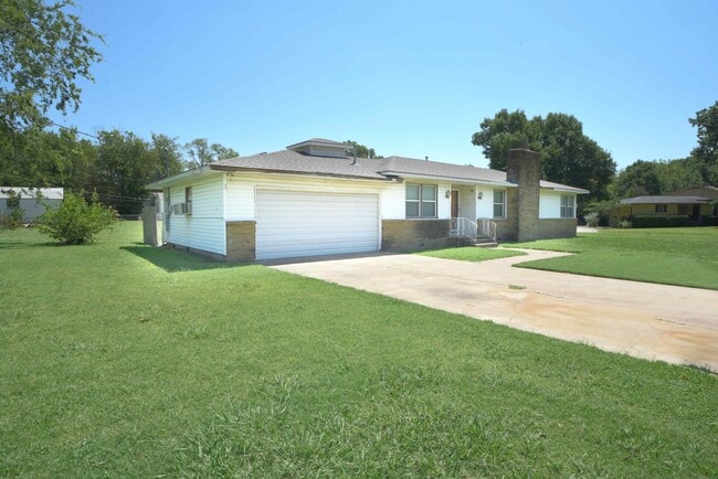 Building Photo - 477 S Norwood Ave